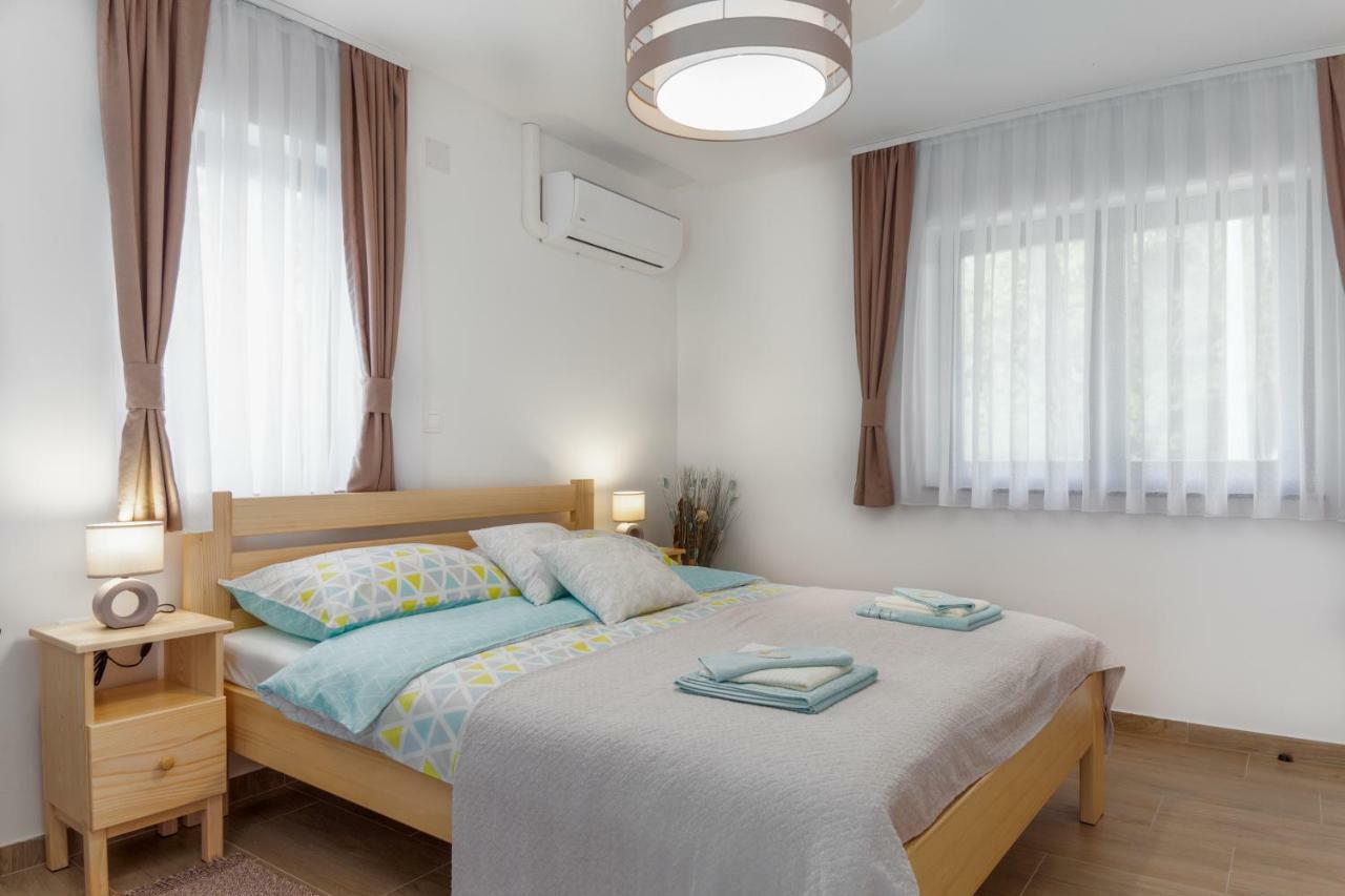 Holiday Home, Apartman Obajdin Слуни Экстерьер фото