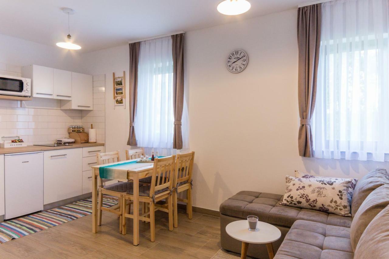 Holiday Home, Apartman Obajdin Слуни Экстерьер фото