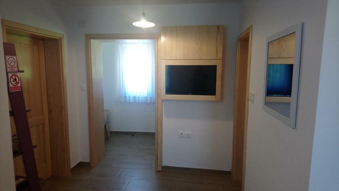 Holiday Home, Apartman Obajdin Слуни Экстерьер фото